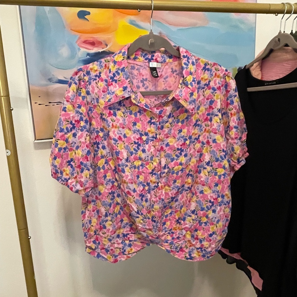Kut from the Kloth Pink Floral Button-Up Blouse Blue & Yellow Accents Size XL - Picture 4 of 6